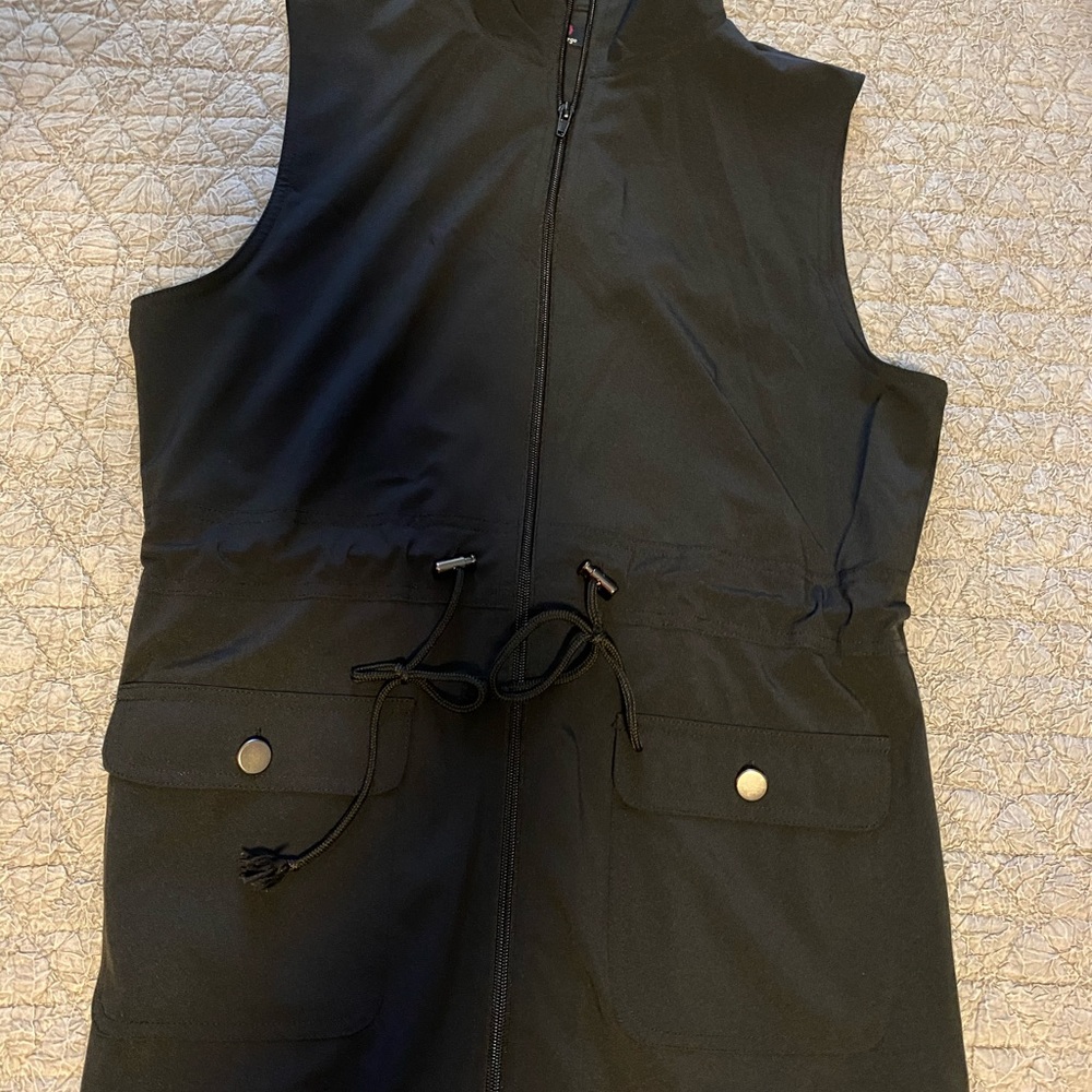 Riders by Lee women’s black vest, size small